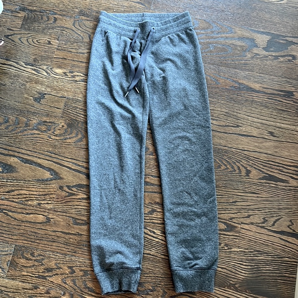 Lululemon jogger sweatpants. Grey. Size 4